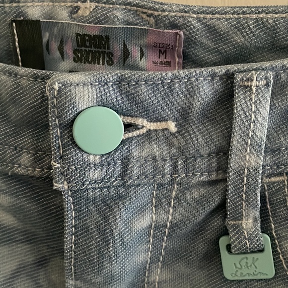 Denim Short Samuel & Kevin, Blue and White colors Size “M”  COD # 0150. - Picture 6 of 11